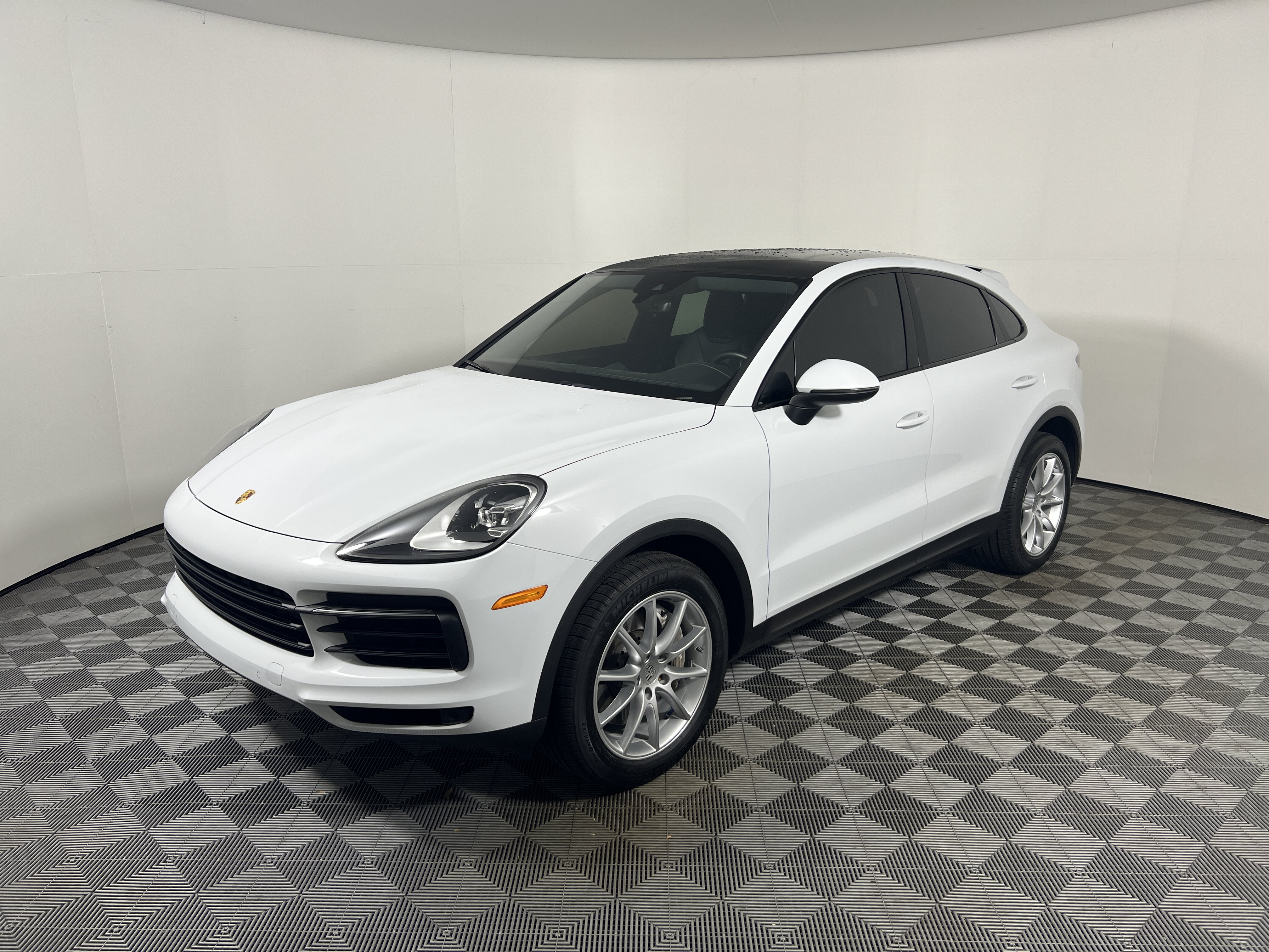 Used 2023 Porsche Cayenne Coupe AWD/4WD image 11
