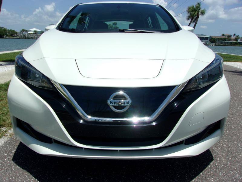 Used 2018 Nissan Leaf SL w/ SL Technology Package FWD image 3