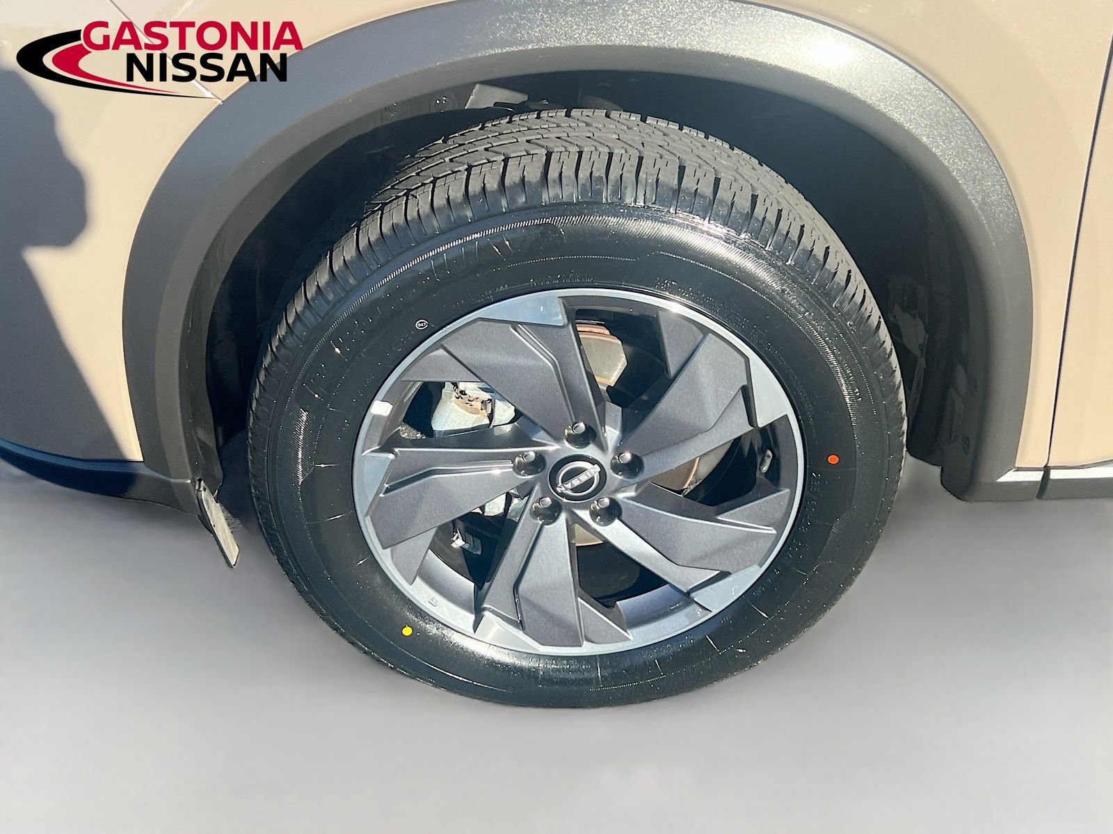 Used 2025 Nissan Rogue SV image 38