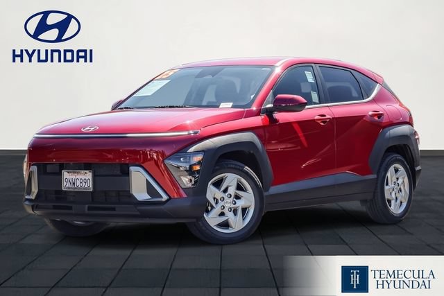 Certified 2025 Hyundai Kona SE FWD image 1