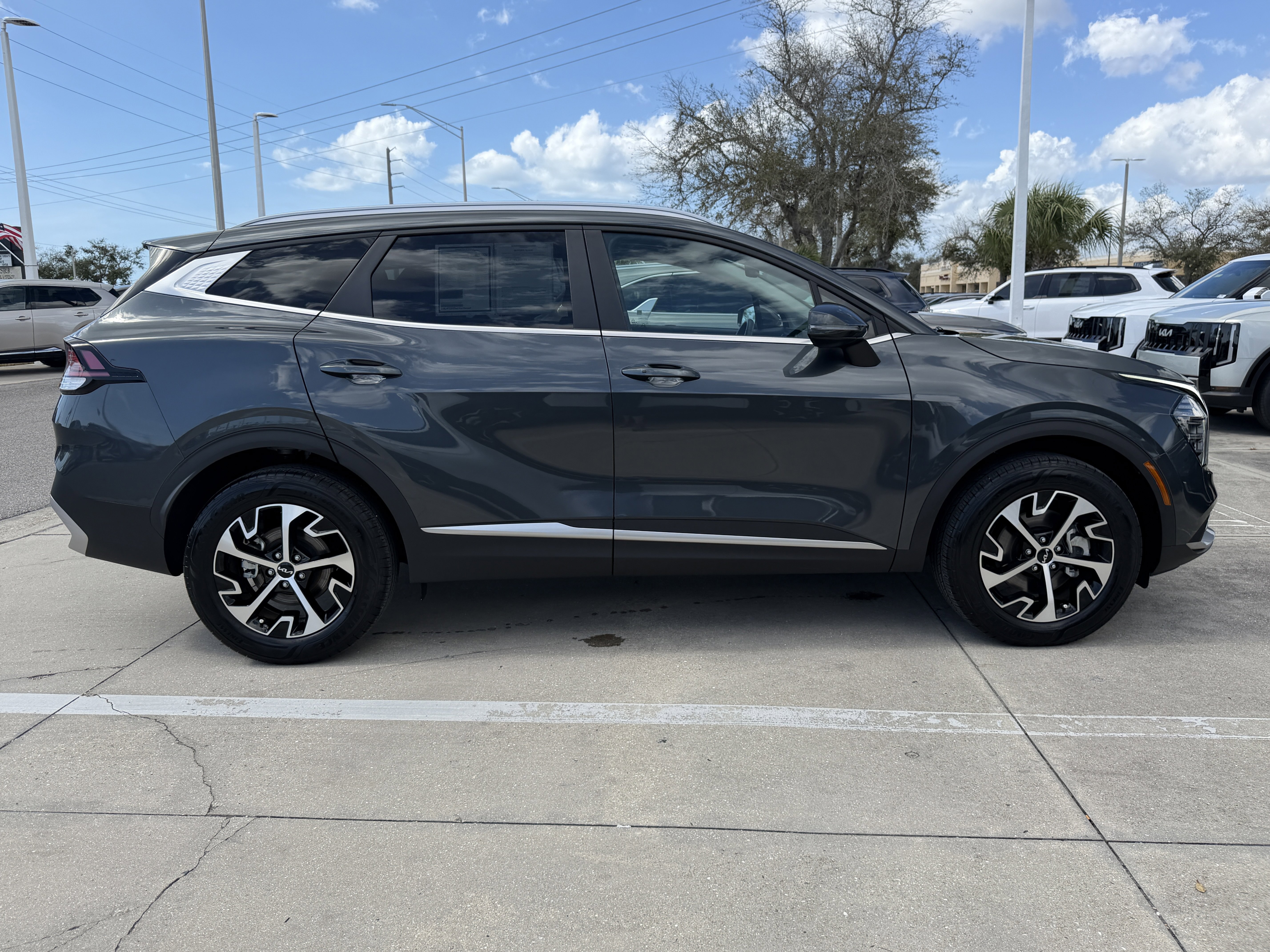 Certified 2024 Kia Sportage EX image 3