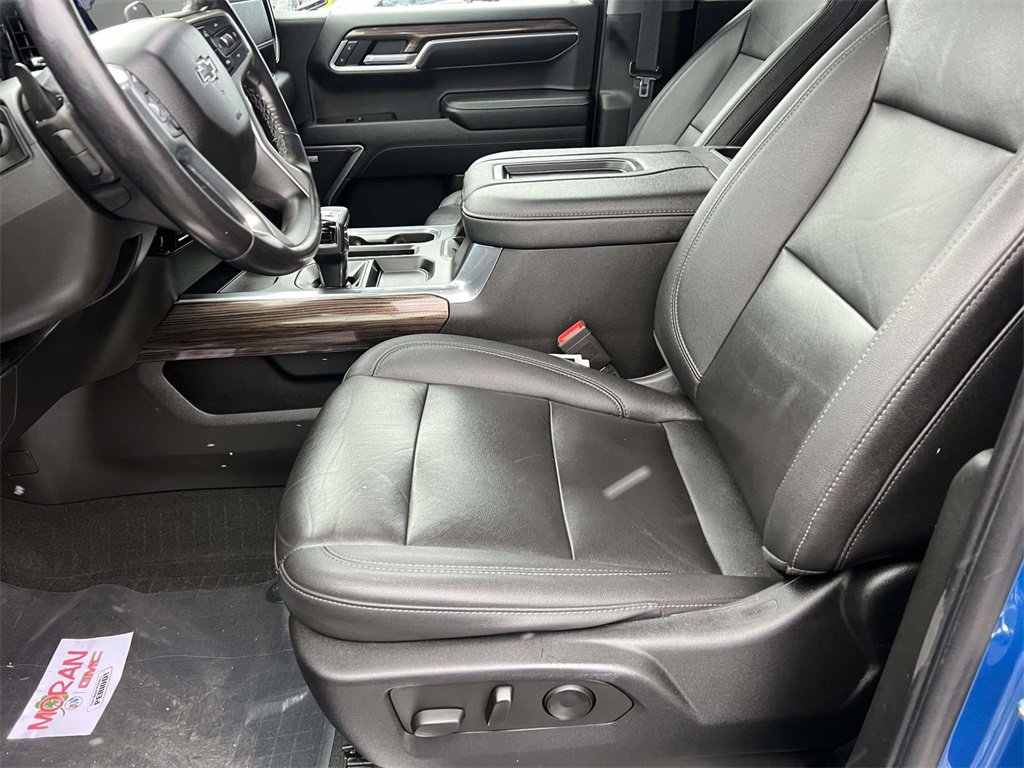 Certified 2022 Chevrolet Silverado 1500 RST w/ Convenience Package II image 16