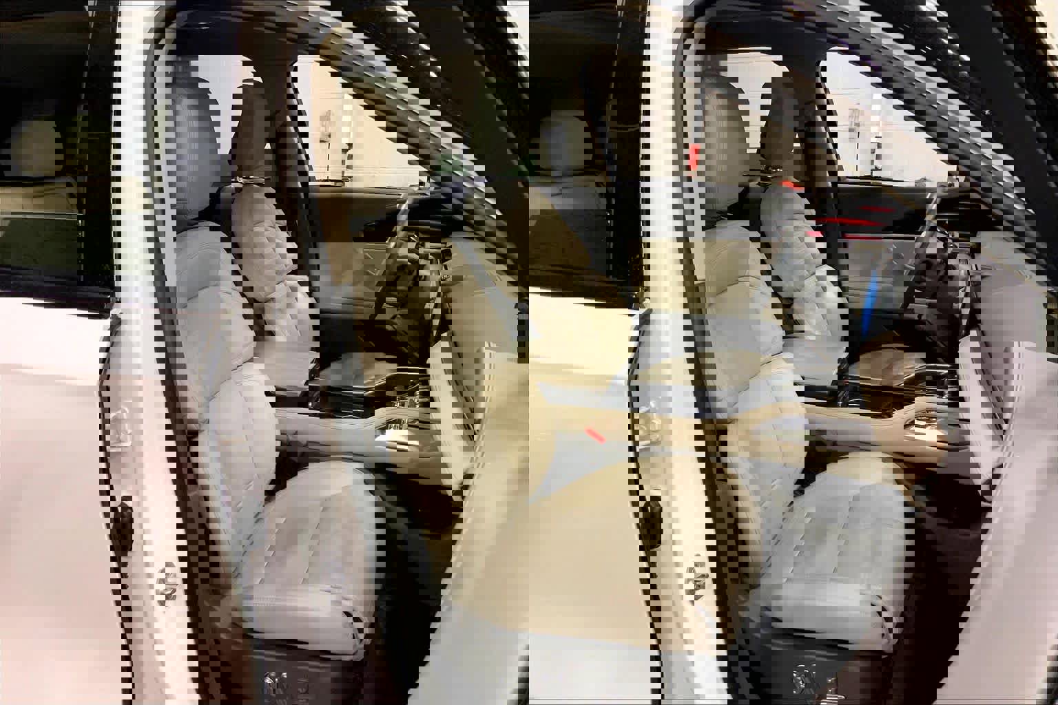 Used 2024 Lincoln Nautilus Reserve w/ Equipment Group 203A image 9