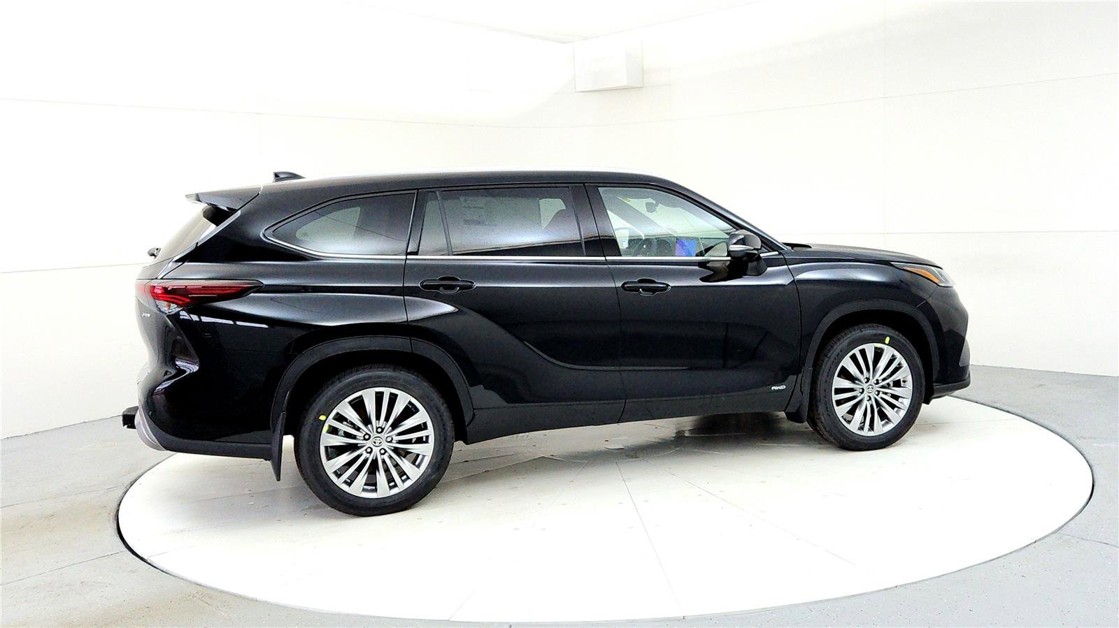 New 2026 Toyota Highlander Platinum image 6