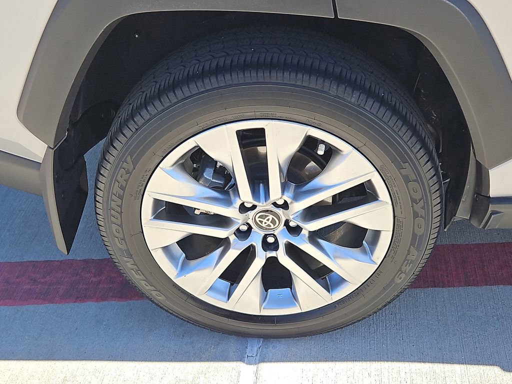 Used 2024 Toyota RAV4 XLE Premium image 10