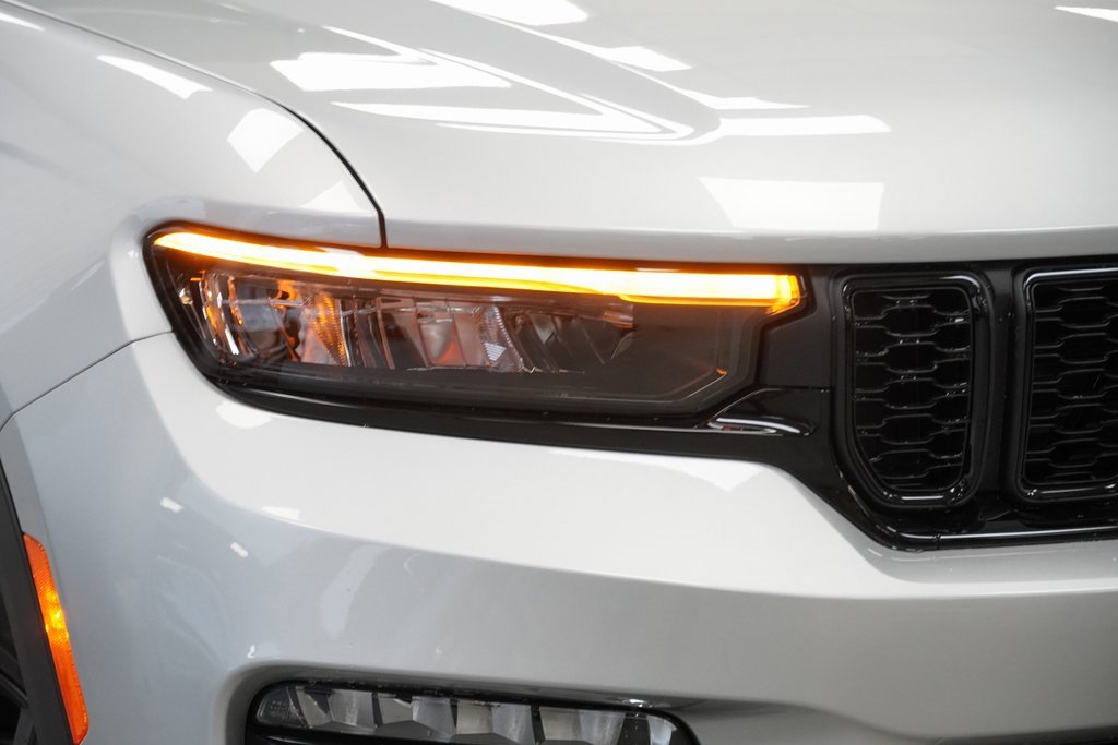 New 2025 Jeep Grand Cherokee Limited image 5