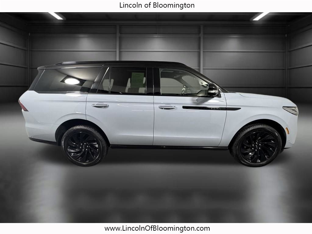 Used 2025 Lincoln Navigator Reserve w/ Jet Appearance Package AWD/4WD image 8