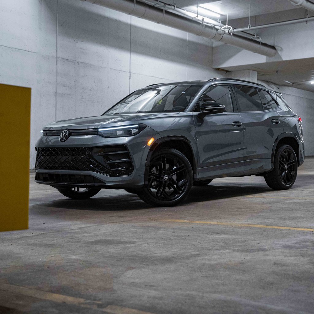 New 2025 Volkswagen Tiguan SE R-Line