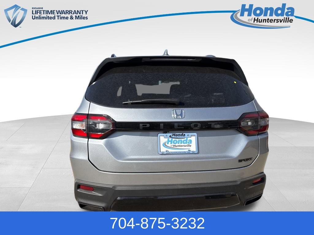New 2026 Honda Pilot Sport image 7