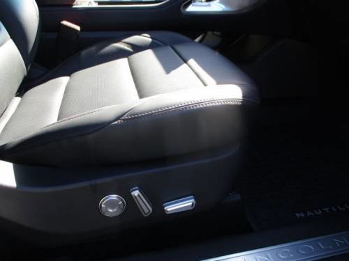 Used 2024 Lincoln Nautilus Premier w/ Equipment Group 102A image 18