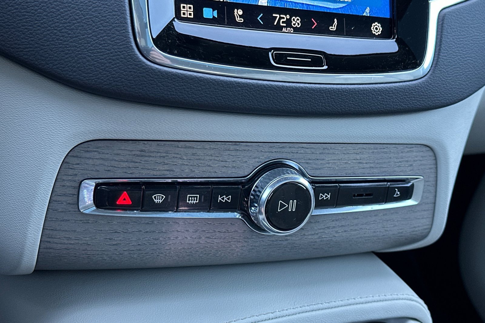 Used 2025 Volvo XC90 B6 Ultra image 25