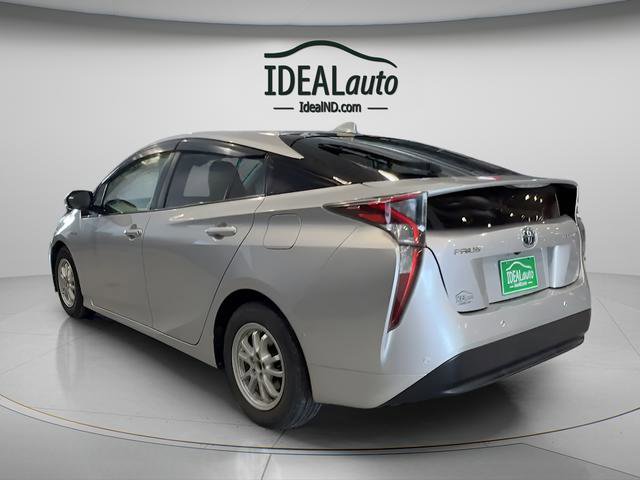 Used 2017 Toyota Prius Three image 3