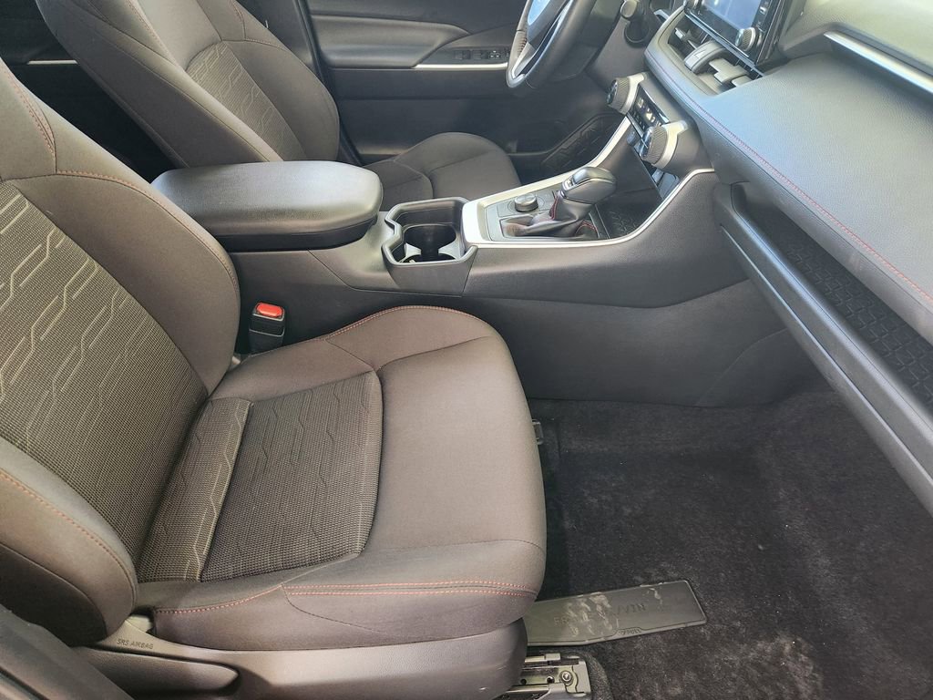 Used 2021 Toyota RAV4 SE w/ Weather & Moonroof Package AWD/4WD image 13