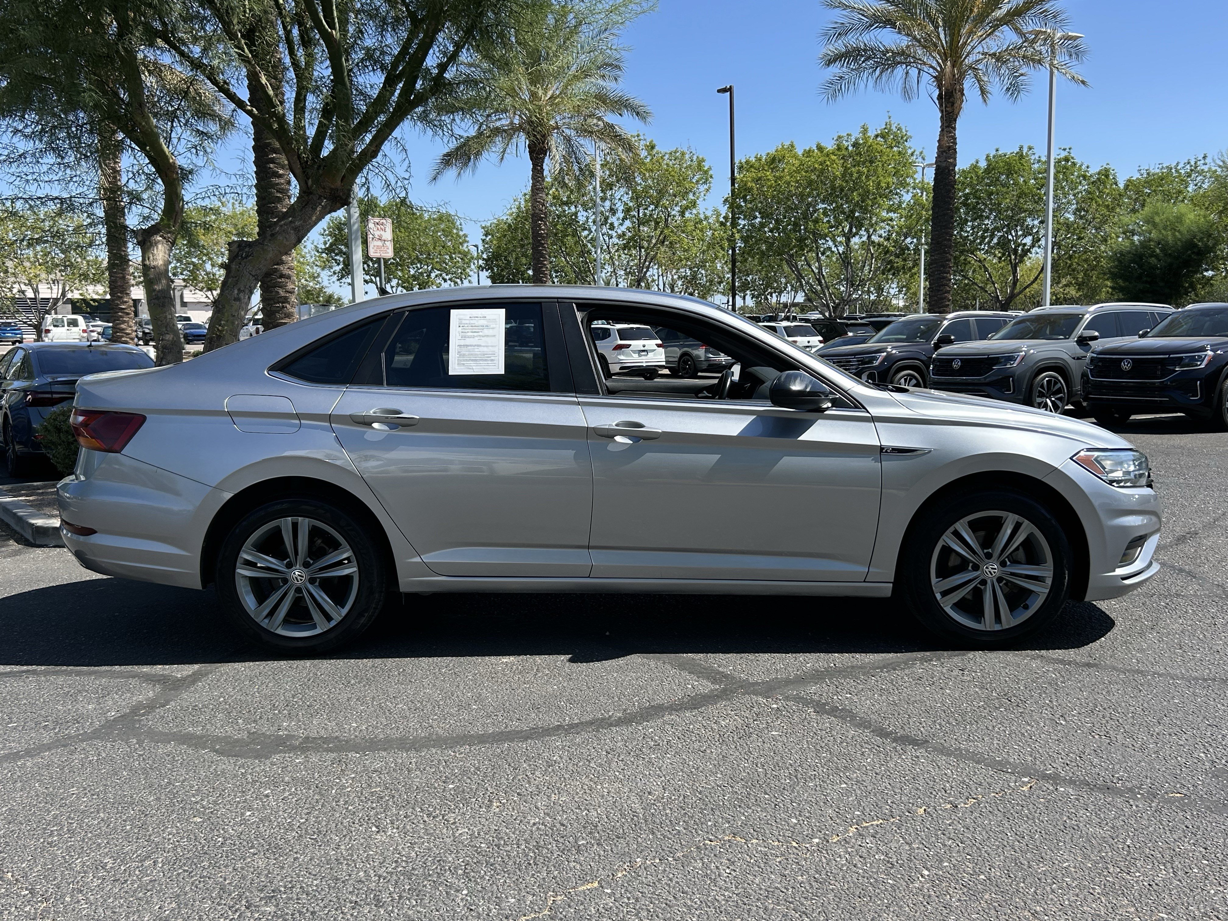 Used 2019 Volkswagen Jetta R-Line w/ R-Line Cold Weather Package FWD image 5