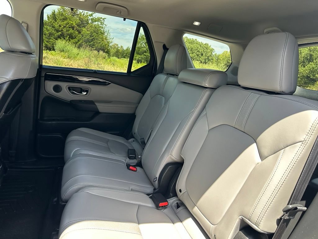 Used 2023 Honda Pilot Touring image 25