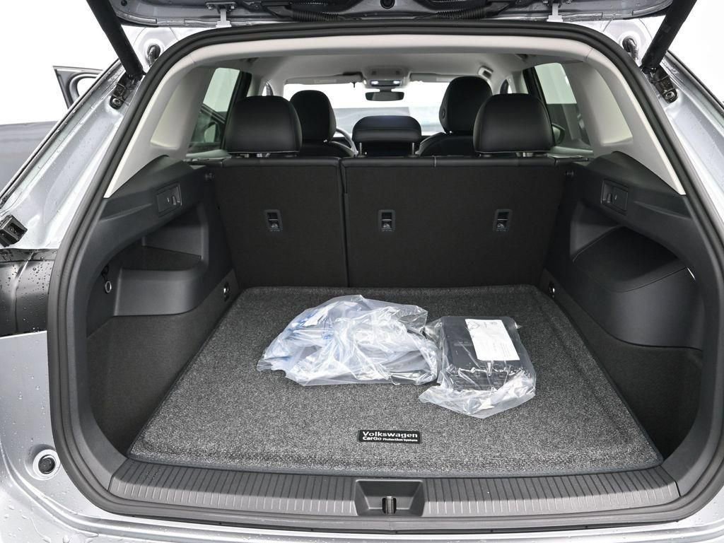 New 2026 Volkswagen Tiguan SE image 10
