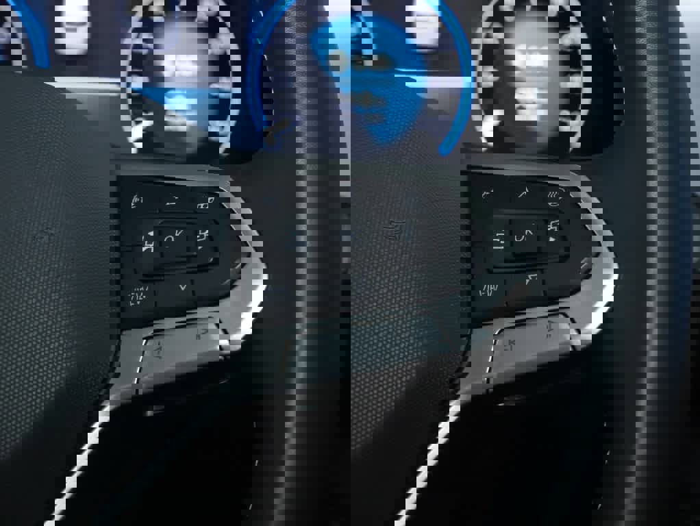 Used 2024 Volkswagen Atlas Cross Sport SE image 23