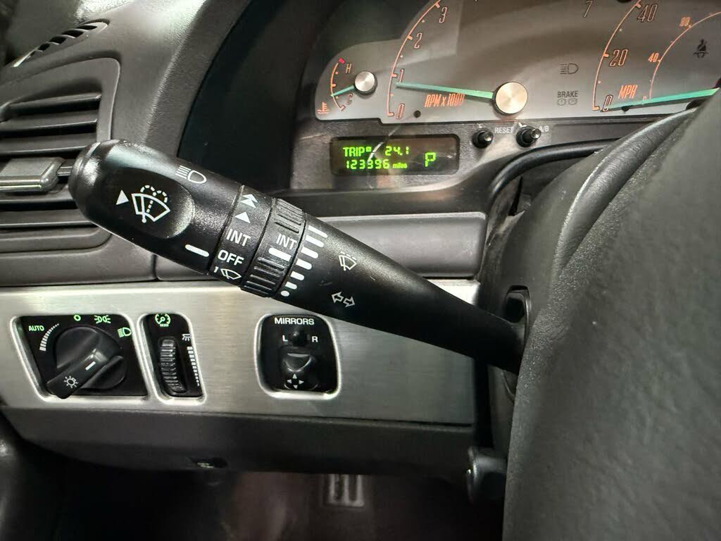 Used 2002 Ford Thunderbird RWD image 21