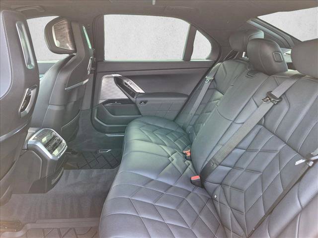 Certified 2025 BMW 760i xDrive w/ Executive Package AWD/4WD image 20
