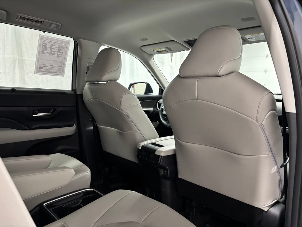 Used 2025 Toyota Grand Highlander AWD image 59