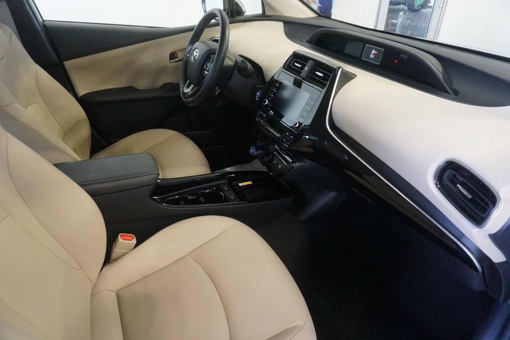 Certified 2021 Toyota Prius XLE AWD/4WD image 23