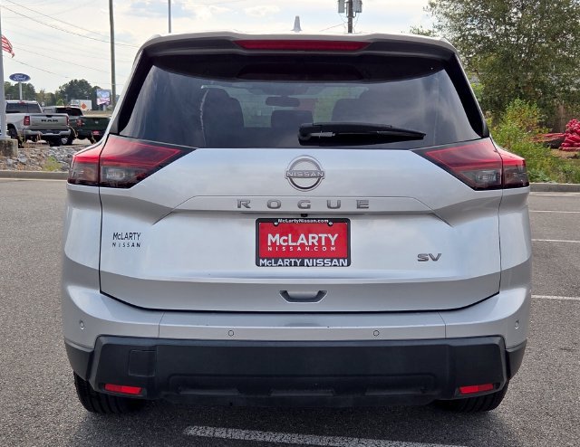 Used 2024 Nissan Rogue SV FWD image 7