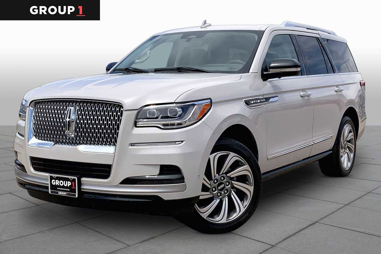 Used 2023 Lincoln Navigator Reserve RWD image 1