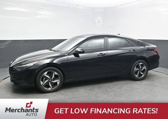 Used 2023 Hyundai Elantra SEL w/ Convenience Package FWD image 3