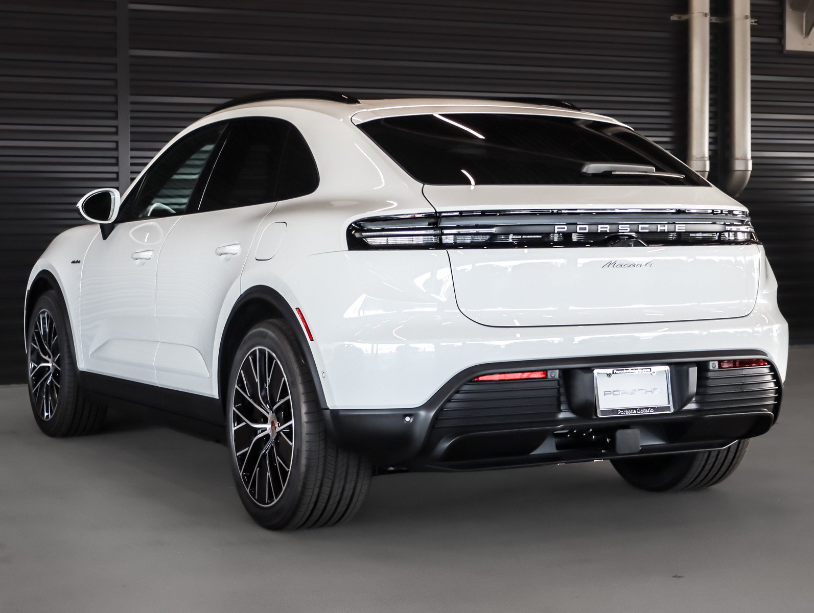 New 2026 Porsche Macan 4 Electric AWD/4WD image 3