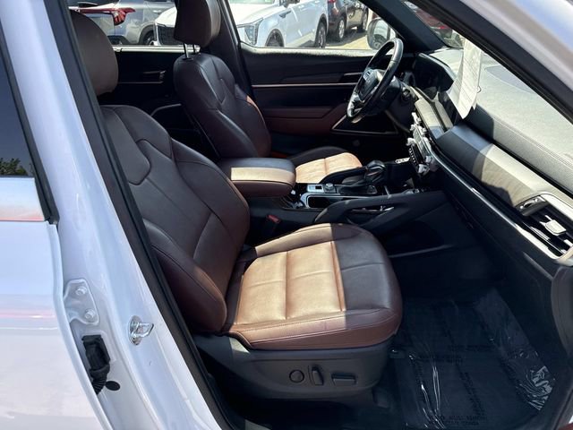 Used 2023 Kia Telluride EX w/ EX Captain's Chair Package image 9