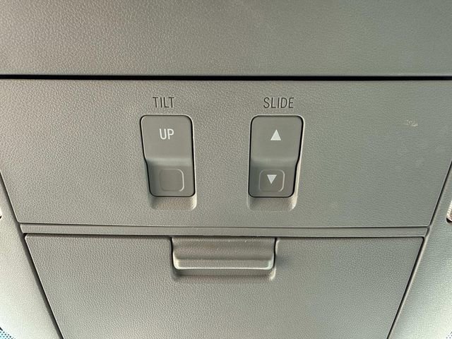 Used 2016 Toyota Sequoia Limited w/ Safety & Convenience Package image 21