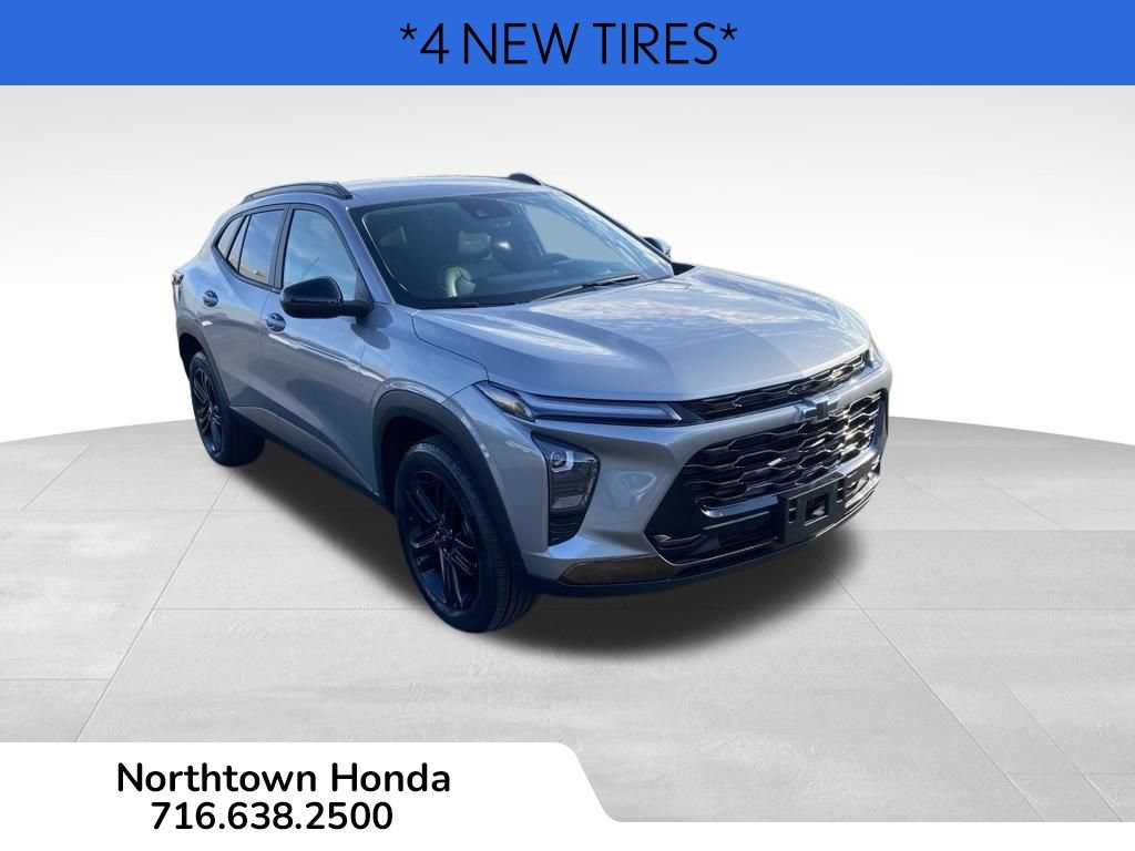 Used 2024 Chevrolet Trax ACTIV w/ Driver Confidence Package FWD image 2