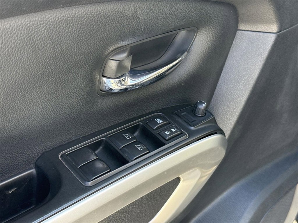 Used 2023 Nissan Titan SV image 20