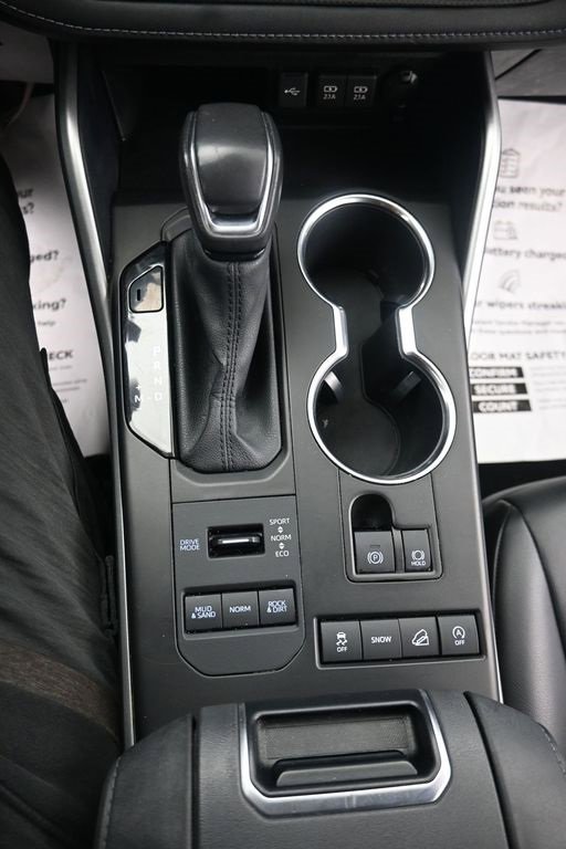 Used 2020 Toyota Highlander XLE image 21