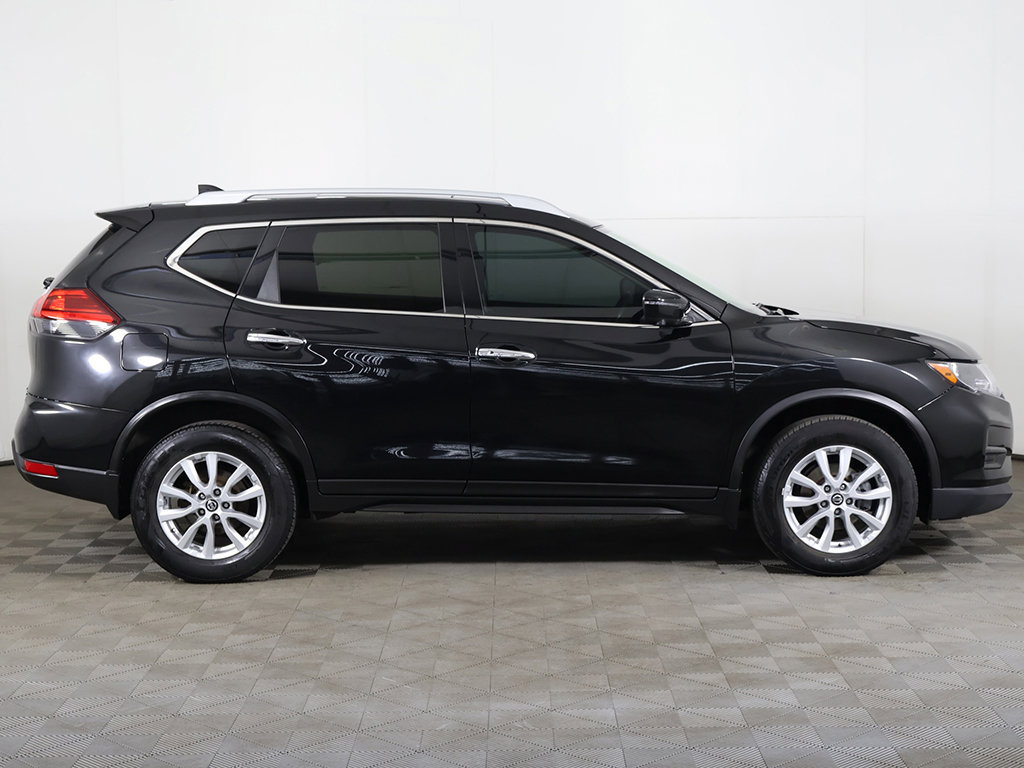 Used 2017 Nissan Rogue SV AWD/4WD image 19