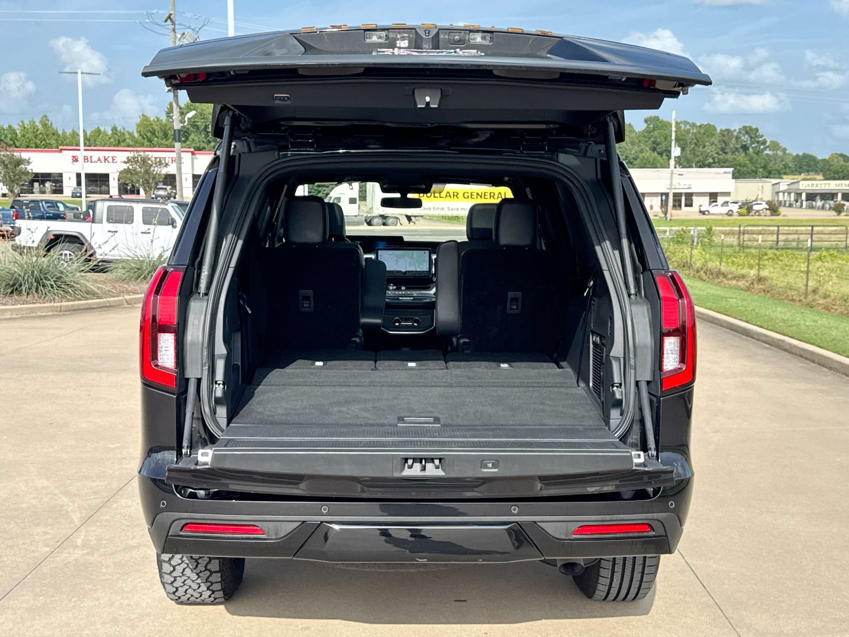 Used 2025 Ford Expedition Tremor AWD/4WD image 27