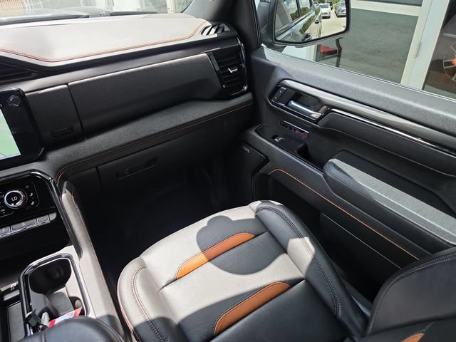 Certified 2025 GMC Sierra 1500 AT4 w/ AT4 Premium Package AWD/4WD image 14