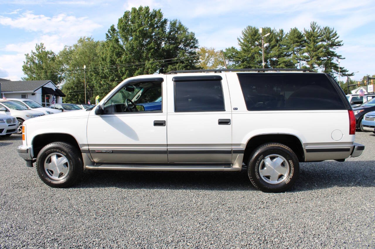 Used 1999 GMC Suburban 4WD w/ Marketing Opt Pkg 3 image 16