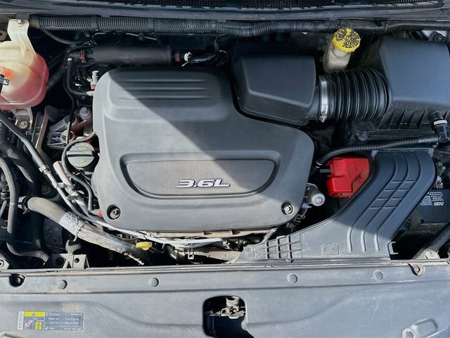 Used 2017 Chrysler Pacifica Touring-L image 32