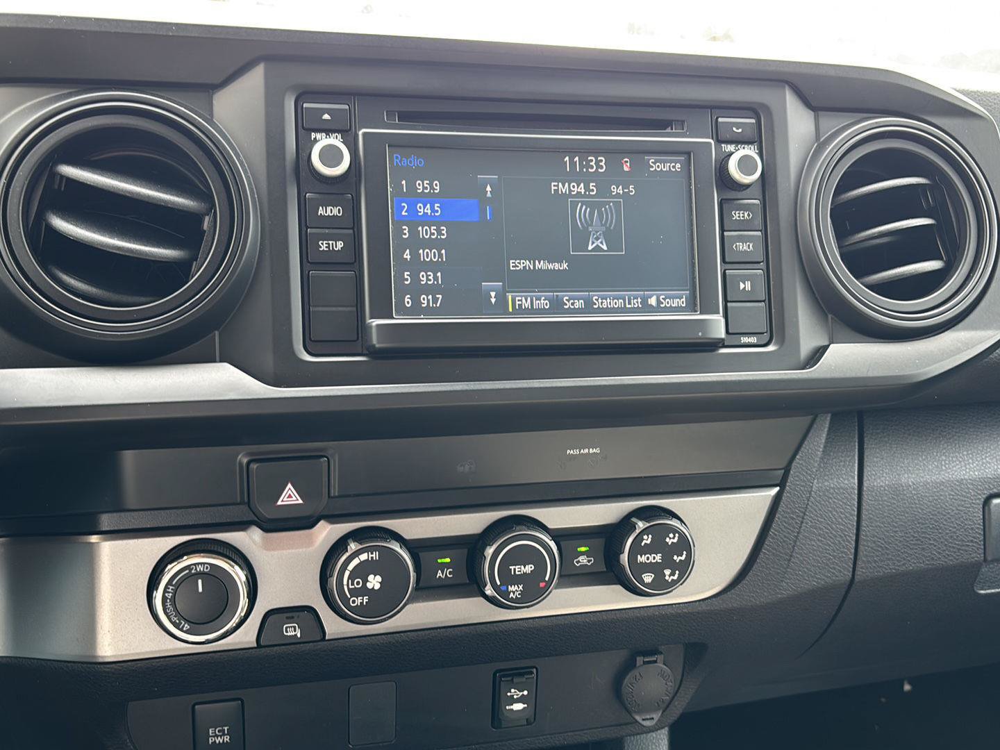 Used 2019 Toyota Tacoma SR AWD/4WD image 16