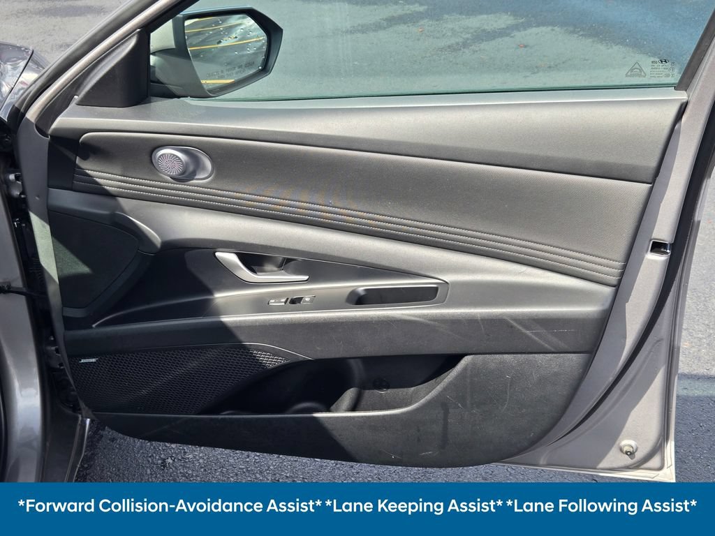 Certified 2024 Hyundai Elantra Limited FWD image 9
