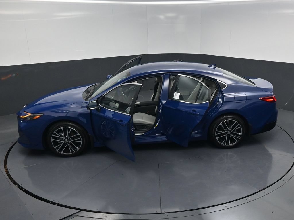 Used 2026 Toyota Camry XLE FWD image 25
