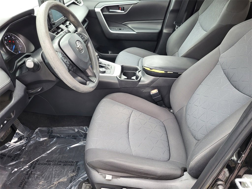 Used 2020 Toyota RAV4 XLE image 20