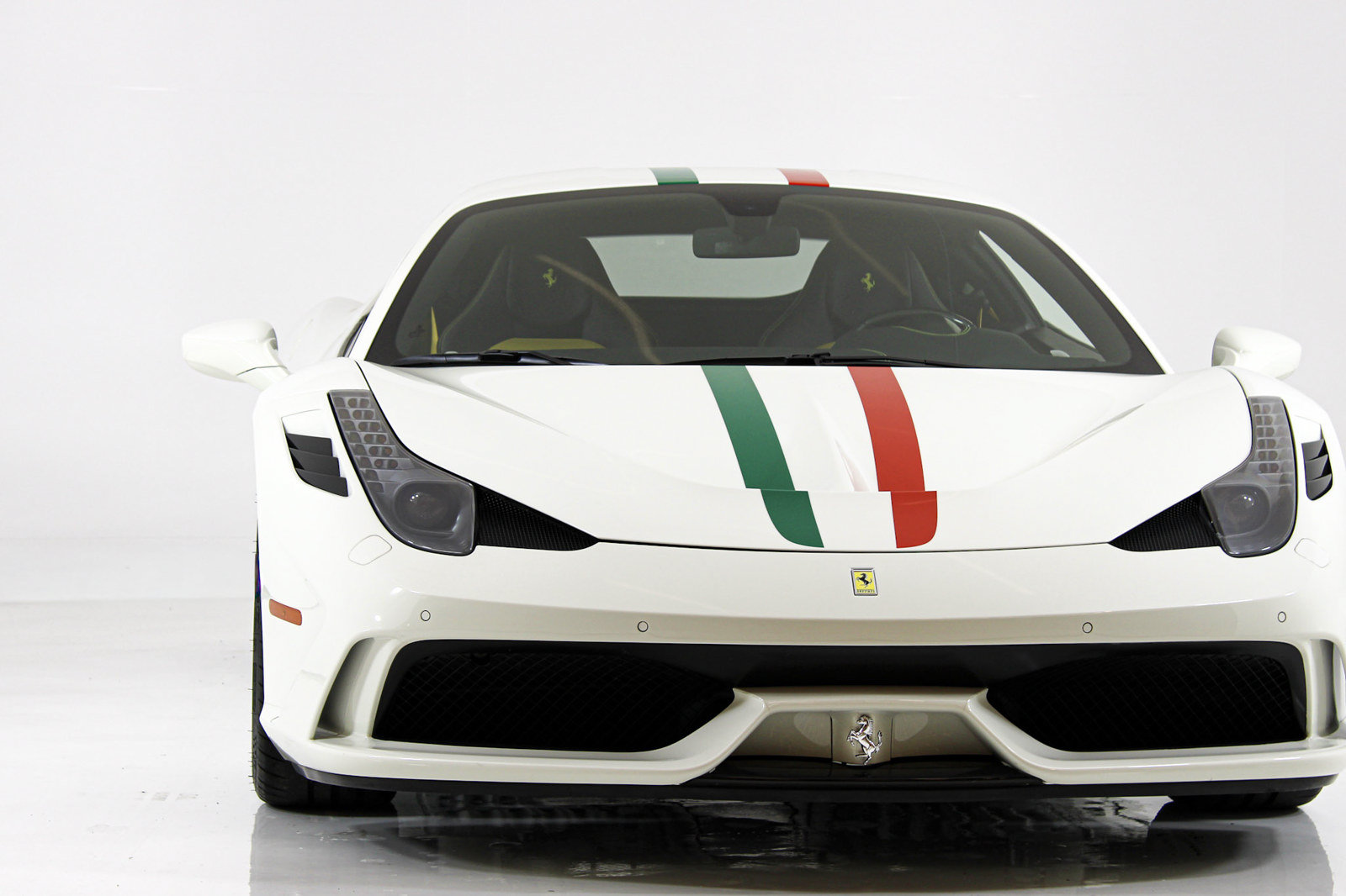 Used 2015 Ferrari 458 Speciale Coupe RWD image 15