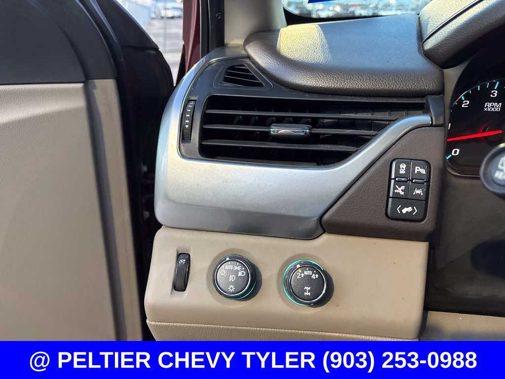 Used 2019 Chevrolet Suburban Premier AWD/4WD image 13