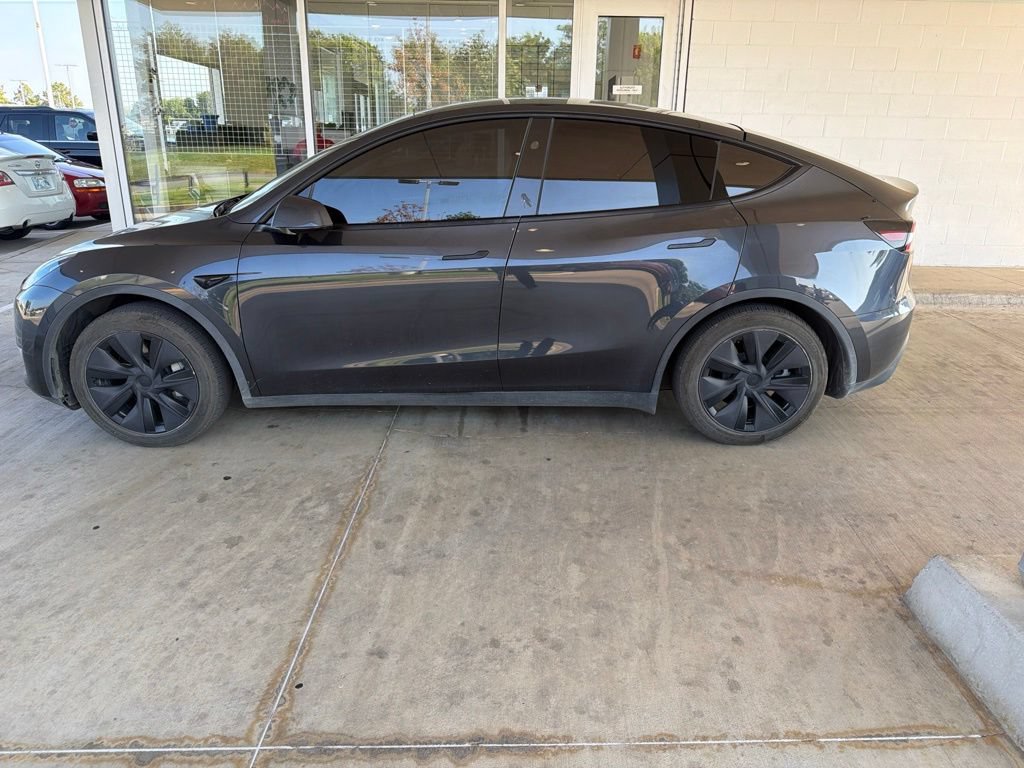 Used 2025 Tesla Model Y Long Range RWD image 6