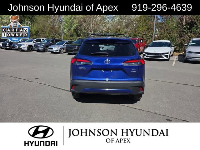 Used 2024 Toyota Corolla Cross XLE w/ Convenience Package image 16