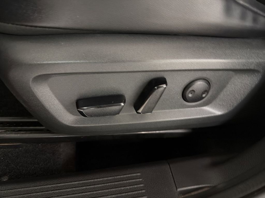 Used 2021 Nissan Rogue SV AWD/4WD image 12