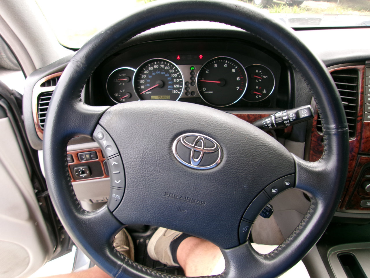 Used 2004 Toyota Land Cruiser image 20