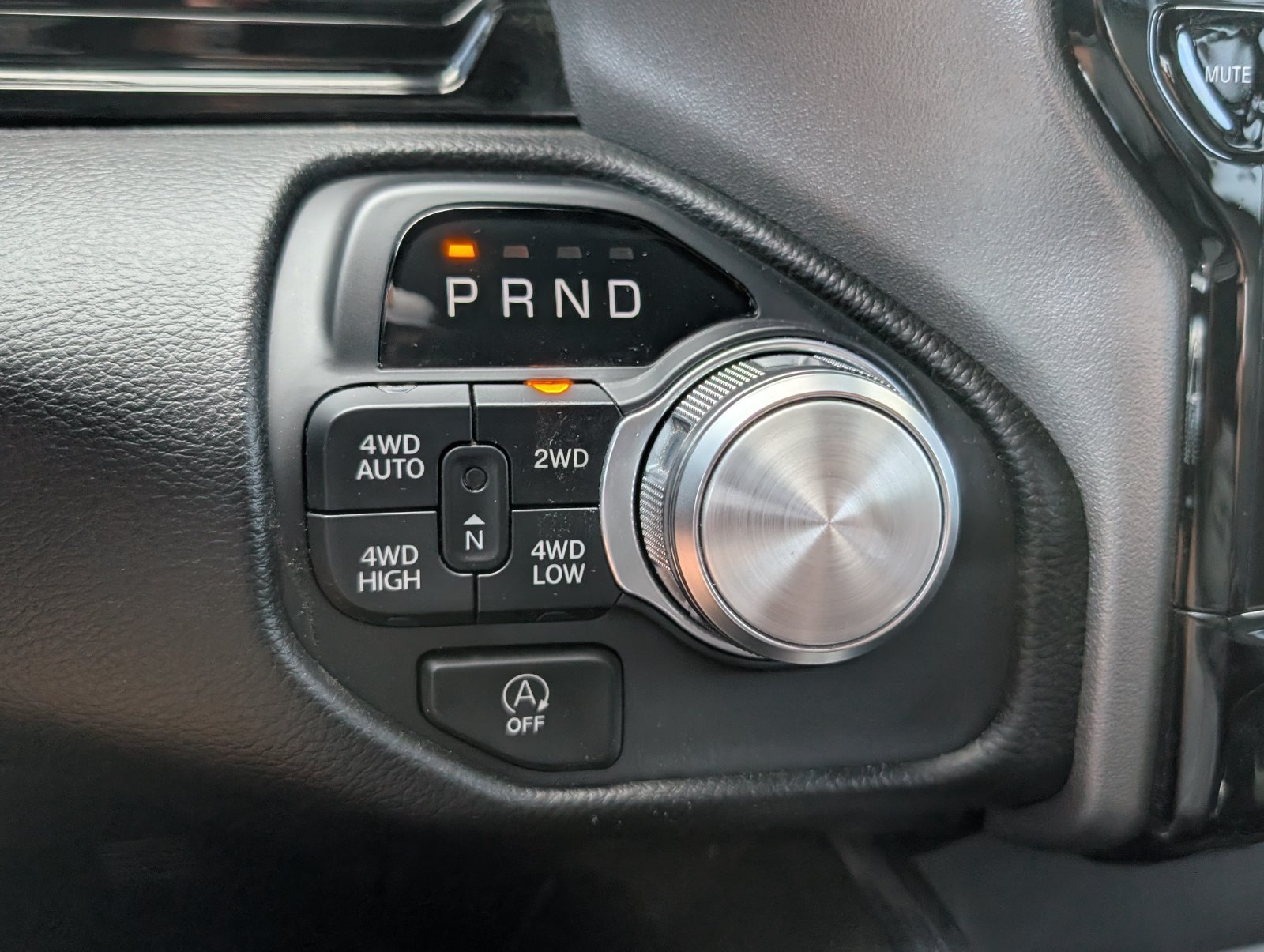 Used 2025 RAM 1500 Laramie AWD/4WD image 21